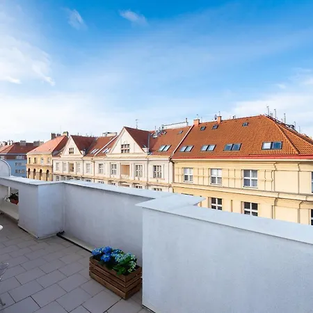 Bright Charming With Terrace, Parking & Airco. Apartamento Praga