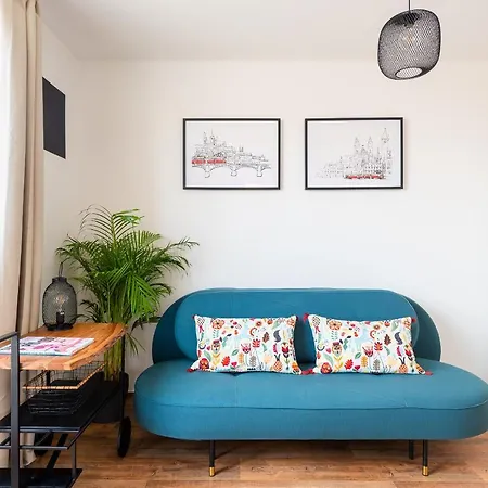 Bright Charming With Terrace, Parking & Airco. Apartament Praga