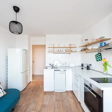 Apartament Bright Charming With Terrace, Parking & Airco. *