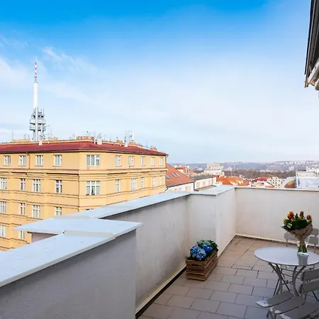 Bright Charming With Terrace, Parking & Airco. Apartament *