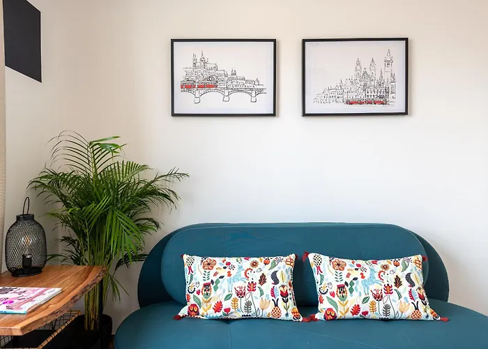 Bright Charming With Terrace, Parking & Airco. Apartament